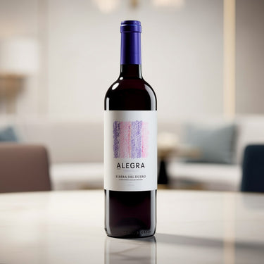 Rødvins flaske på lyst bord - Alegra Joven. Tempranillo 2025
